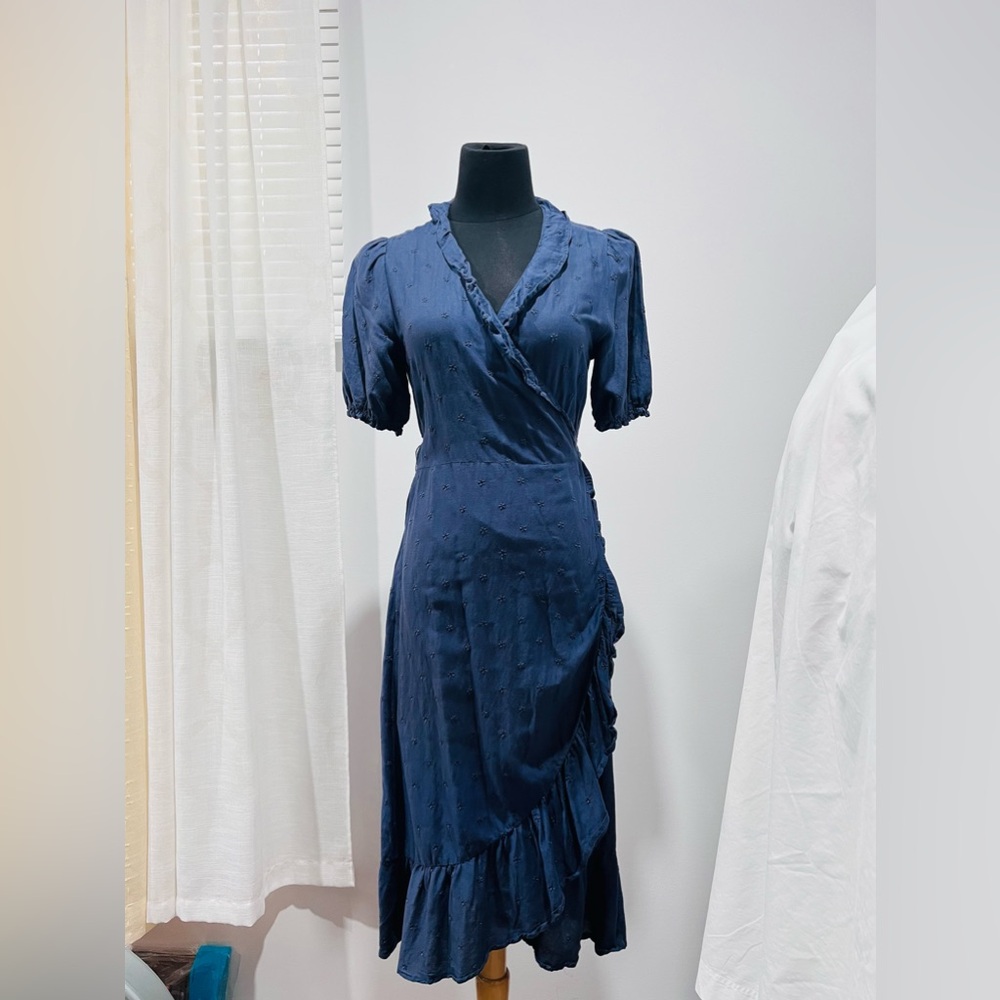 Old navy eyelet dress